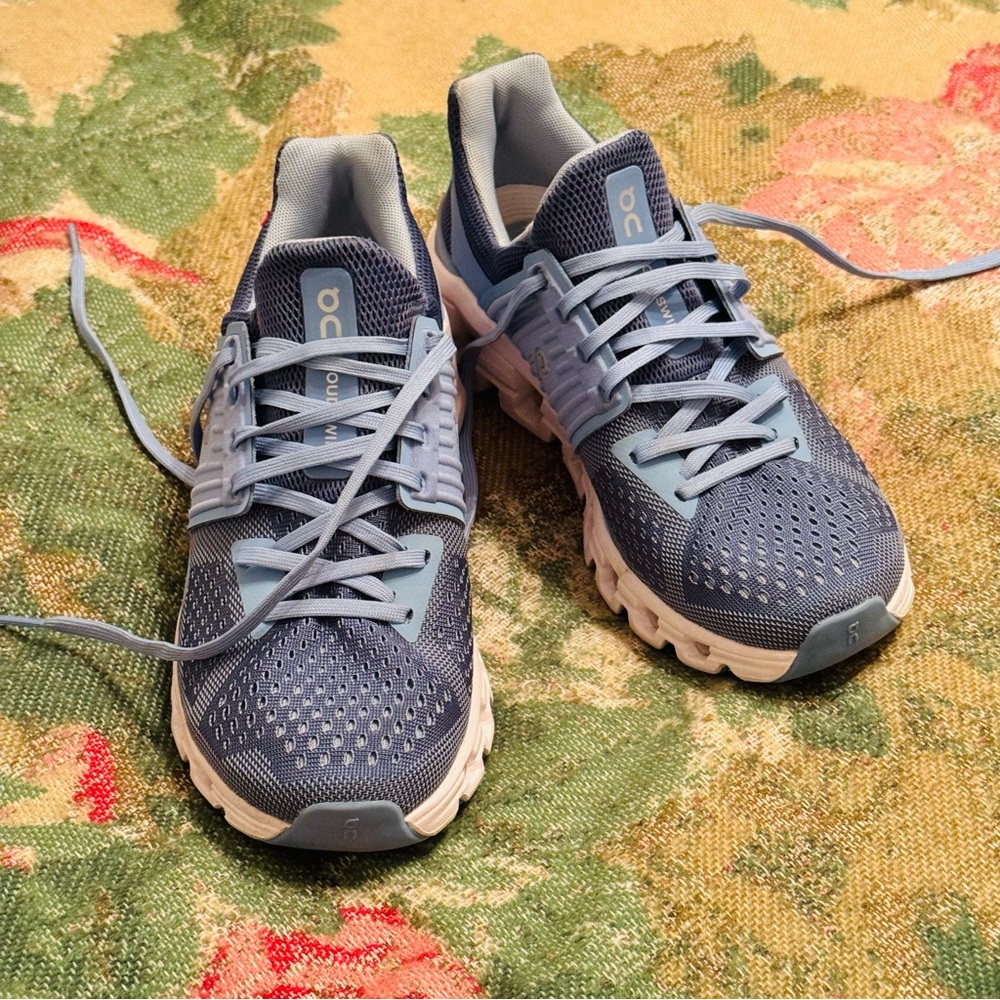 ON RUNNING Size W7
Cloudswift Sneakers - Picture 13 of 14